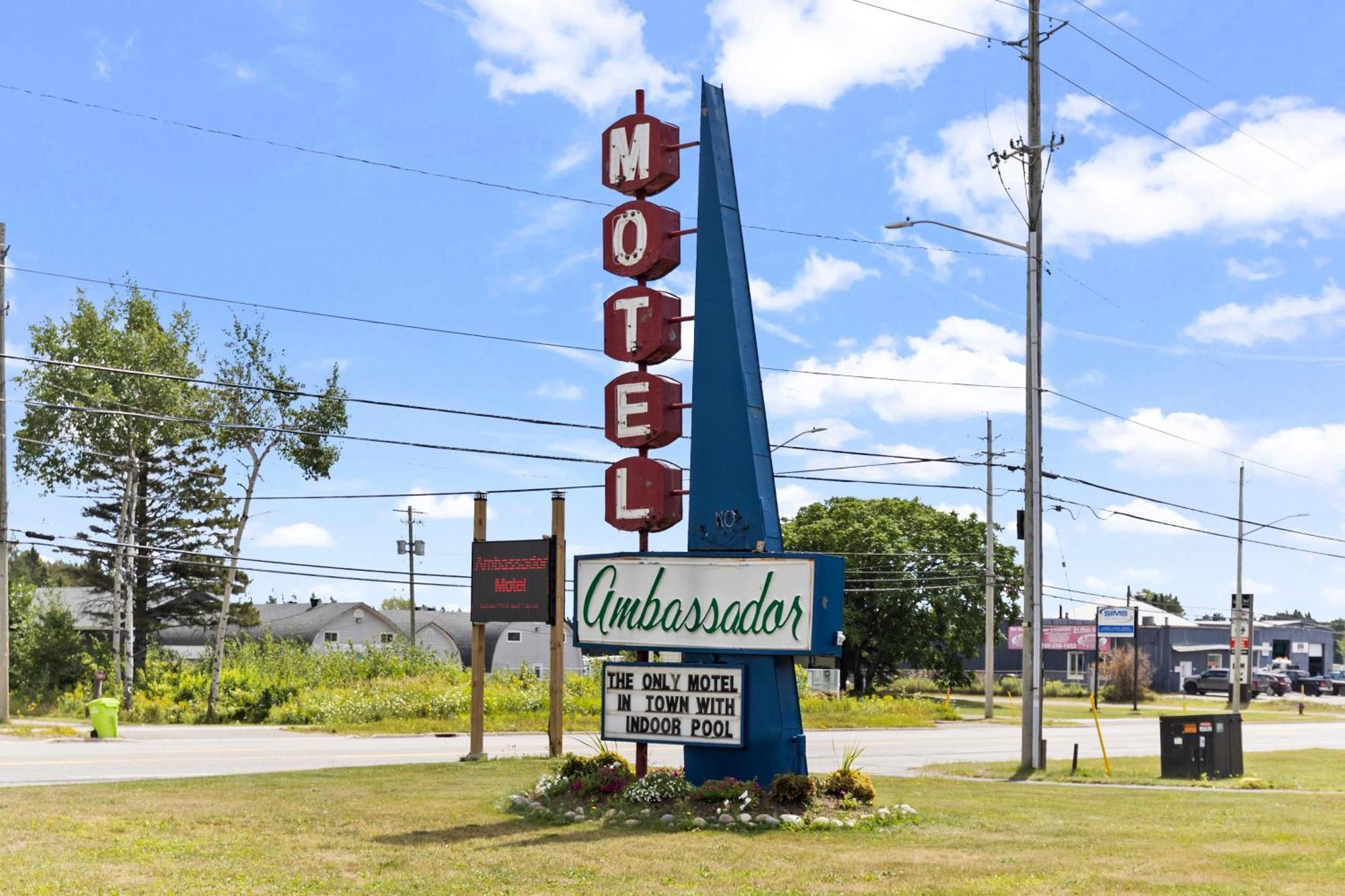 Ambassador Motel Sault Ste. Marie Bagian luar foto