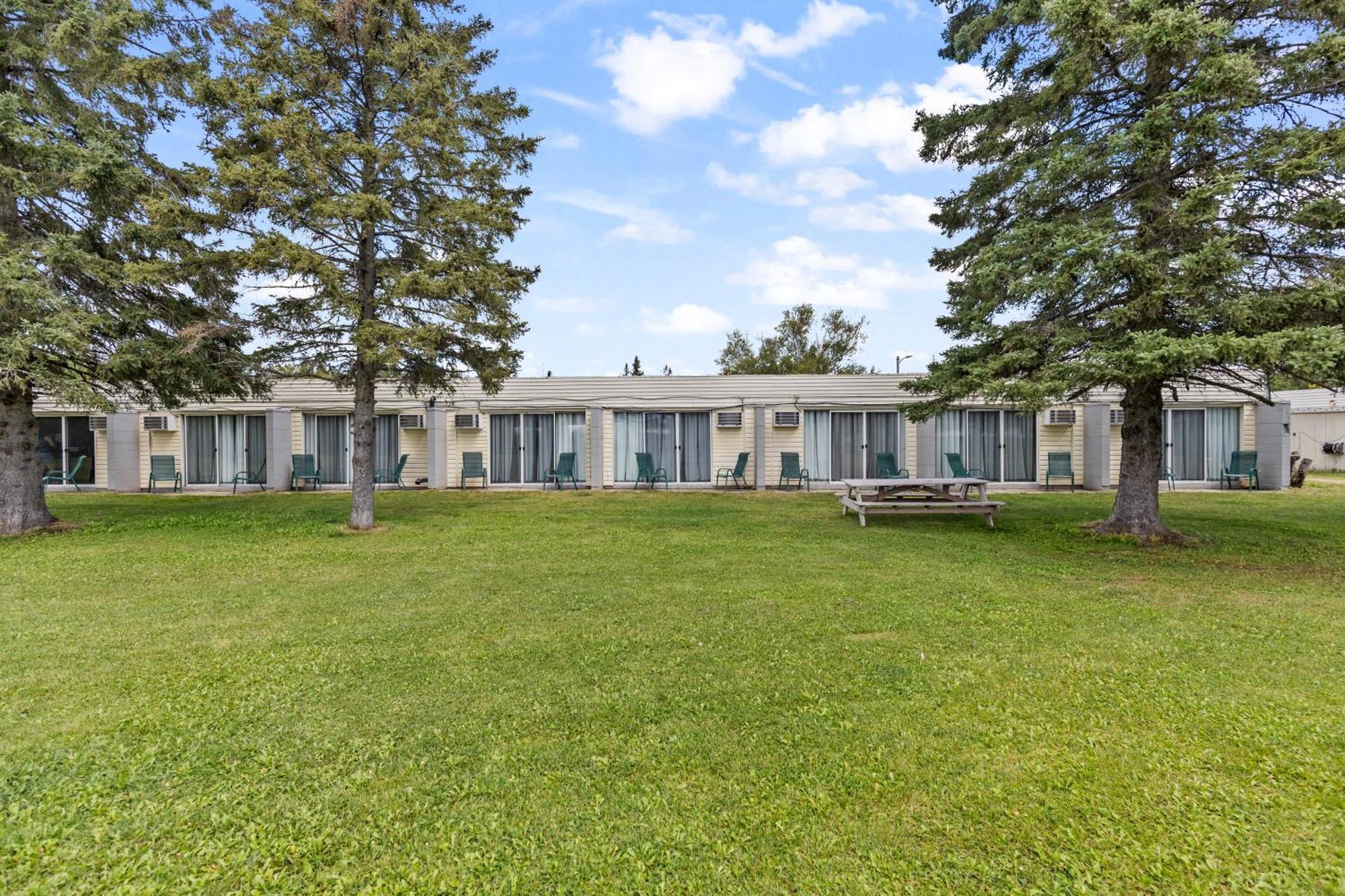 Ambassador Motel Sault Ste. Marie Bagian luar foto