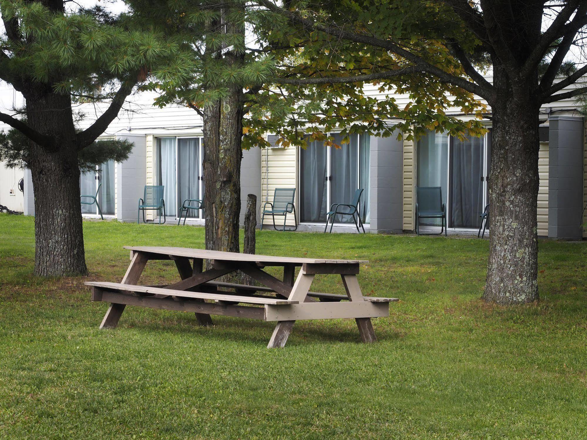 Ambassador Motel Sault Ste. Marie Bagian luar foto
